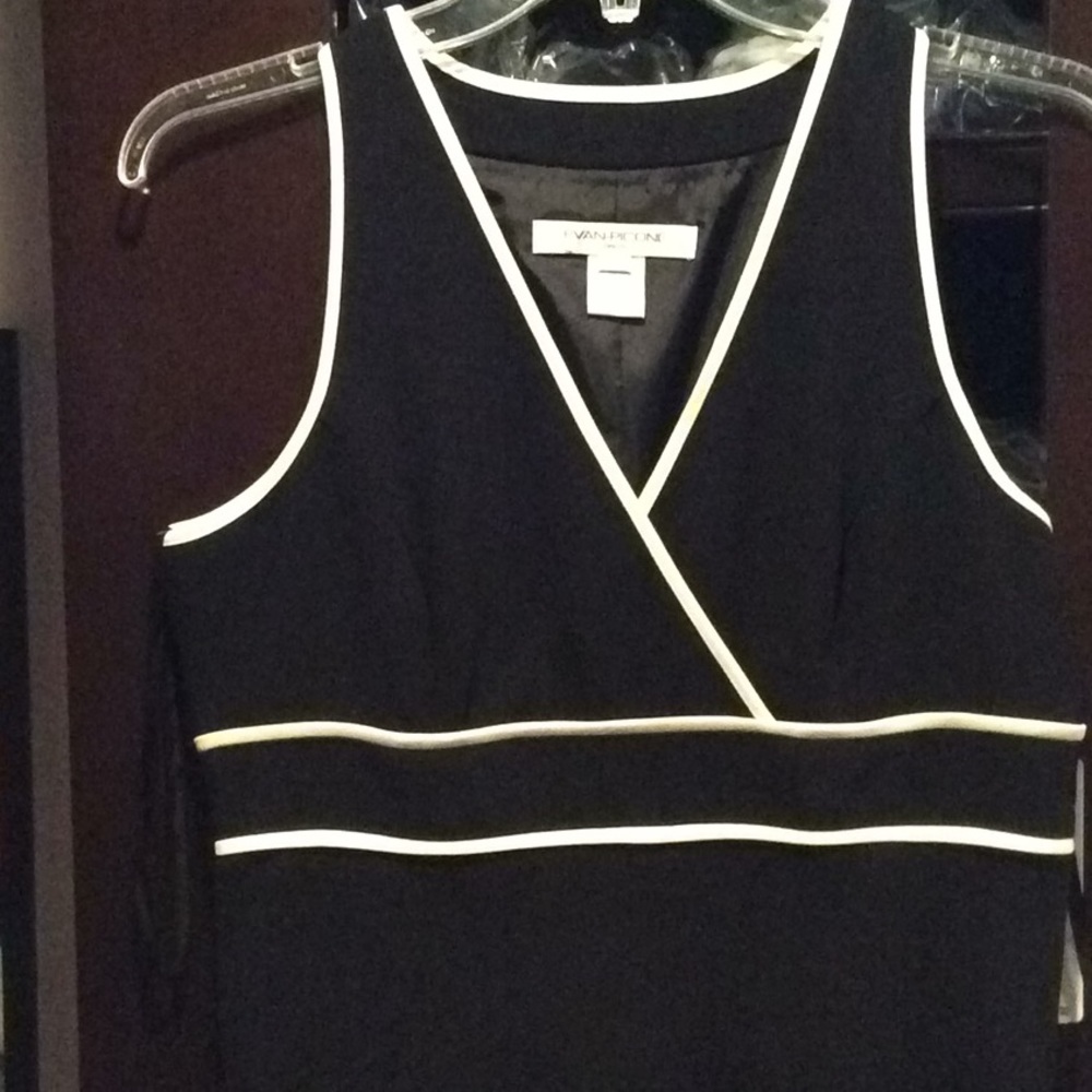 black and white dress, knee length, 6 Nwt